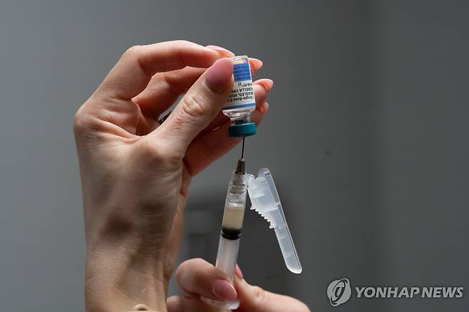 백신 [AP=연합뉴스 자료사진. 재판매 및 DB 금지]