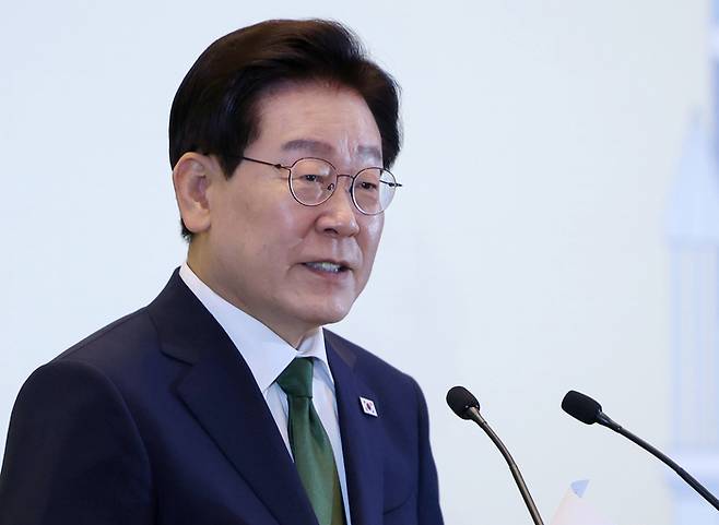 월드컵 직후 홍명보 전 감독을 공개 비판한 이재명 대통령. 사진 | 연합뉴스