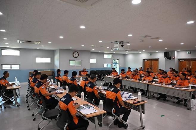 현장대응활동 검토회의 현장 ⓒ밀양소방서 제공
