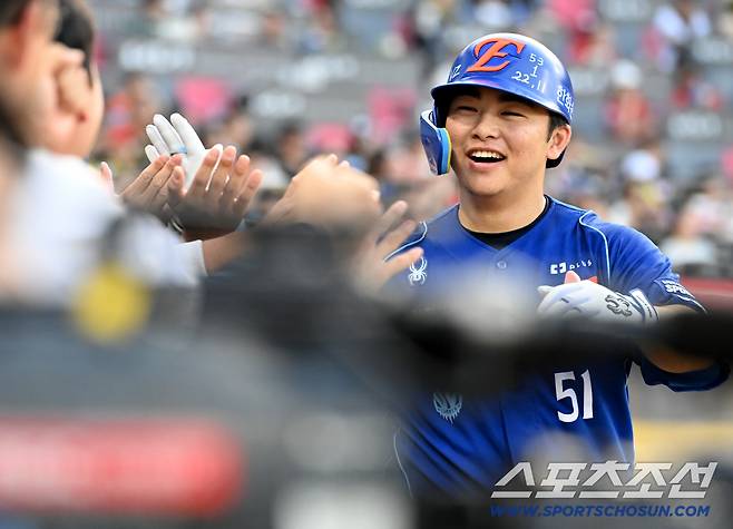 23일 광주KIA챔피언스필드에서 열린 한화와 KIA의 경기. 3회초 1사 1루 문현빈이 우월 2점홈런을 치고 기쁨을 나누고 있다. 광주=허상욱 기자wook@sportschosun.com/2026.07.23/