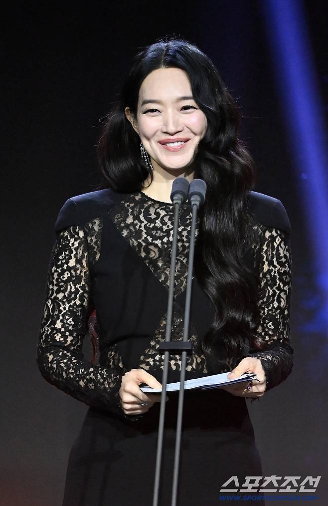 제5회 청룡시리즈어워즈(Blue Dragon Series Awards)가 31일 인천 파라다이스시티에서 열렸다. 시장자로 나선 신민아. 인천=허상욱 기자 wook@sportschosun.com/2026.07.31/