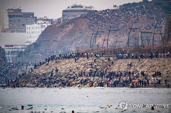 31일 모로코로 되돌아가는 이주민들 [AP=연합뉴스 자료사진. 재판매 및 DB 금지]