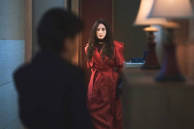 쿠팡플레이 오리지널 시리즈 ‘지금 불륜이 문제가 아닙니다’가 무서운 흥행 돌풍을 일으키고 있다.