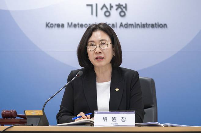 [서울=뉴시스] 기상청은 4일 하반기 핵심과제 발표를 통해 11월 말부터 5㎞ 간격, 3~6시간 단위의 상세한 디지털 중기예보를 시행한다고 밝혔다. 사진은 이미선 기상청장 모습.(사진=기상청 제공) 2026.04.09. photo@newsis.com *재판매 및 DB 금지