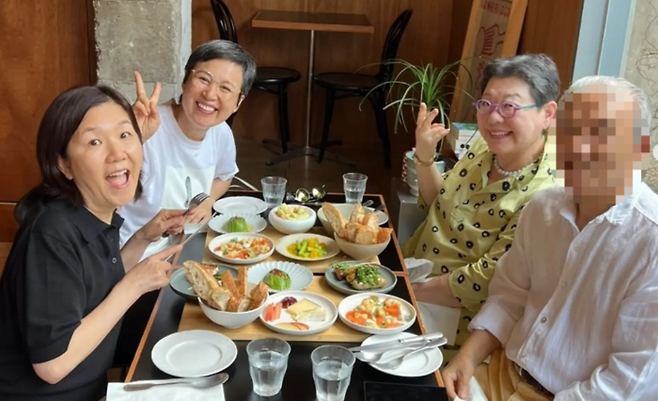 최근 각막 이식 수술을 받고 건강을 회복 중인 가수 양희은의 근황이 전해졌다. [사진출처 = 인스타그램]