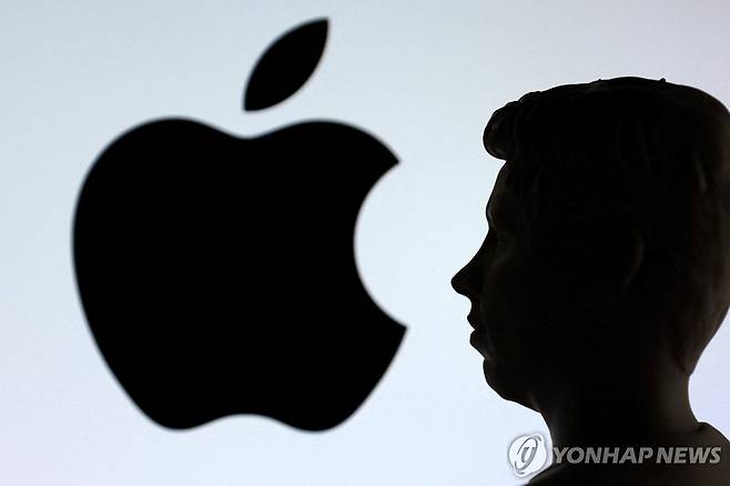 애플과 샘 올트먼 오픈AI CEO [로이터=연합뉴스 자료사진. 재판매 및 DB 금지]