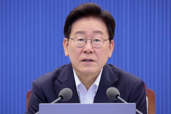 이재명 대통령이 6일 청와대에서 열린 수석보좌관회의에서 발언하고 있다. 청와대통신사진기자단