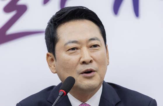 국민의힘 장동혁 대표가 6일 국회에서 열린 최고위원회의에서 발언하고 있다. 〈사진=연합뉴스〉