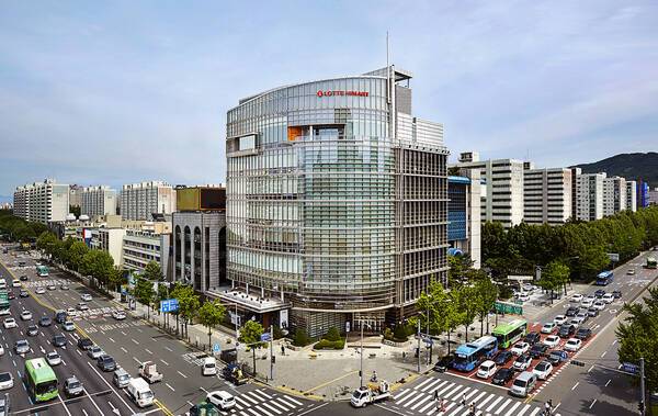6일 금융감독원 전자공시시스템에 따르면 롯데하이마트의 올해 2분기 매출은 5911억원으로 전년 동기 대비 0.5% 감소했다. 영업이익은 9억원을 기록하며 전 분기 대비 흑자 전환했지만, 전년 동기에 비해 91.3% 감소했다. 사진은 롯데하이마트 본사 사옥. /롯데하이마트