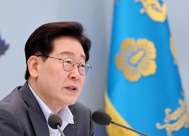 이재명 대통령이 5일 청와대에서 열린 외교부(재외동포청), 통일부, 국방부(병무청·방위사업청), 국가보훈부 업무 보고에서 발언하고 있다. 왕태석 선임기자