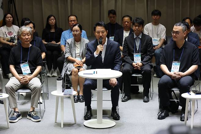 오세훈 서울시장이 6일 서울시청에서 열린 '부동산 정상화를 위한 시민 대토론회'에서 발언하고 있다. 연합뉴스