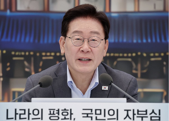 이재명 대통령이 5일 청와대 영빈관에서 열린 외교부·통일부·국방부·국가보훈부 등에 대한 부처 업무보고에서 발언하고 있다. 연합뉴스