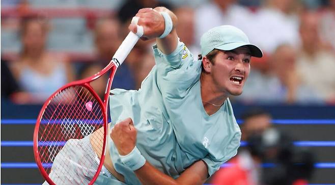 주앙 폰세카의 서브. ATP 투어