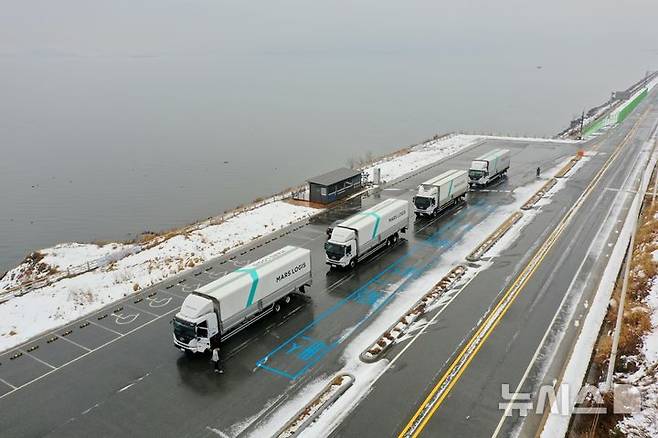 [세종=뉴시스]마스오토는 AI 자율주행 기술로 무인화물트럭을 개발하고 있다.(사진=산업부 제공)