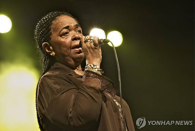 '맨발의 디바' 세자리아 에보라 [EPA 연합뉴스. 재판매 및 DB 금지]