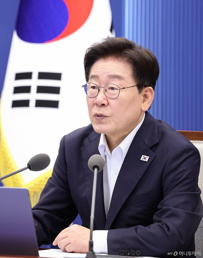 (서울=뉴스1) 이재명 기자 = 이재명 대통령이 6일 청와대에서 열린 수석보좌관회의에서 발언을 하고 있다. (청와대통신사진기자단) 2026.8.6/뉴스1 Copyright (C) 뉴스1. All rights reserved. 무단 전재 및 재배포, AI학습 이용 금지. /사진=(서울=뉴스1) 이재명 기자