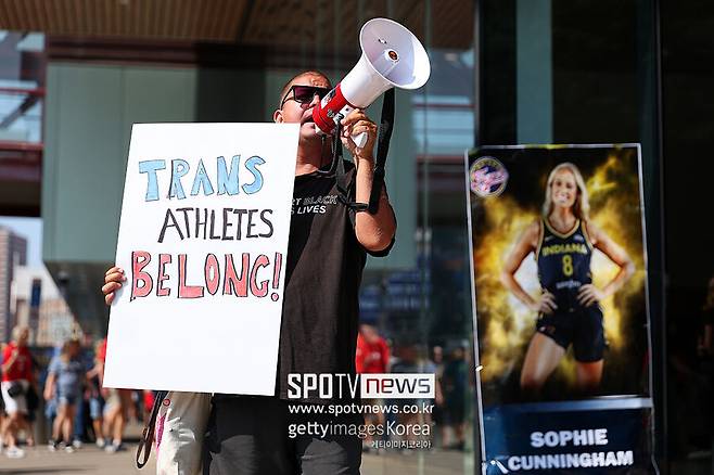 ▲ 미국여자프로농구(WNBA)가 트랜스젠더 선수의 출전 문제를 놓고 본격적인 논의에 착수한다.