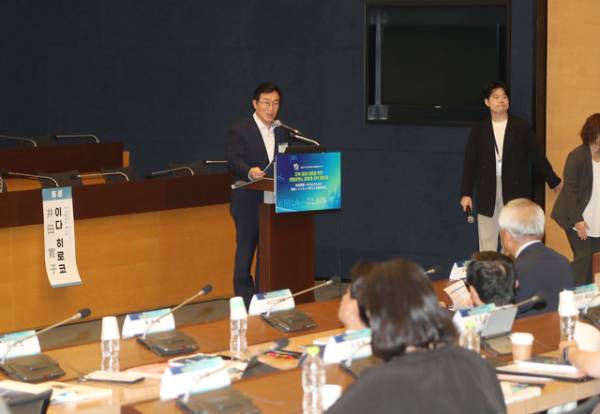11일 서울 대한상공회의소에서 열린 제17회 한일 공동세마니에서 이장섭 충북 청주시장이 기조강연을 하고 있다./청주시 제공
