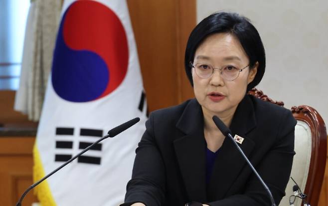 한성숙 국무총리가 12일 서울 종로구 정부서울청사에서 열린 대한민국 2045전략수립위원회 2차 회의에서 발언하고 있다. 연합뉴스