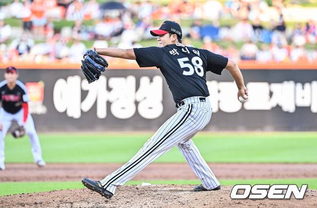 [OSEN=대전, 박준형 기자] 26일 대전한화생명볼파크에서 2026 신한은행 SOL KBO리그 한화 이글스와 LG 트윈스의 경기가 진행됐다.이날 경기에 한화는 짐머맨을, LG는 박시원을 선발투수로 내세웠다.2회말 LG 선발투수 박시원이 역투하고 있다.      2026.07.24 / soul1014@osen.co.kr