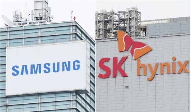 삼성전자와 SK하이닉스의 목표주가가 나란히 하향 조정됐다. 키움증권은 11일 삼성전자 목표주가를 39만원에서 35만원으로, SK하이닉스는 220만원에서 210만원으로 낮췄다. 연합뉴스