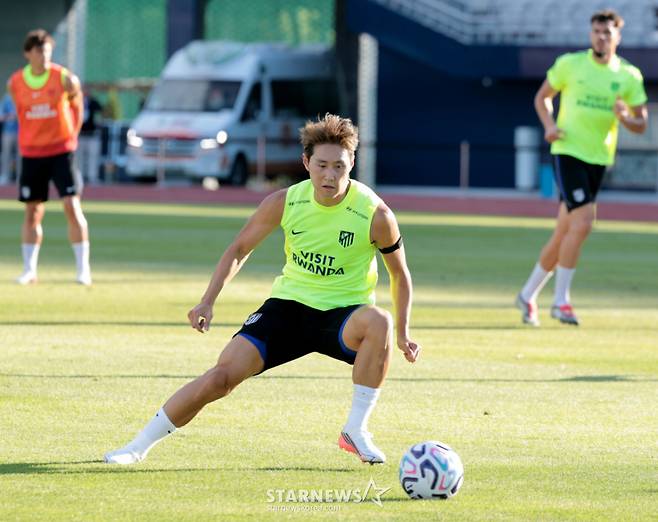 ATM 에 합류한 이강인이  2026쿠팡플레이 시리즈 맨체스터시티- 아틀레티코 마드리드 경기를 앞두고 8일 목동축구장에서 열린 훈련에서 공간을 찾아 움직이고  있다.  2026.08.08. /사진=강영조 cameratalks@