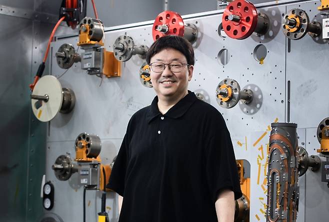 한국공학한림원 소속으로 핵융합 발전에 필수인 ‘무절연 고온초전도 자석’ 기술을 개발한 한승용 서울대 전기·정보공학부 교수. 과학동아 제공