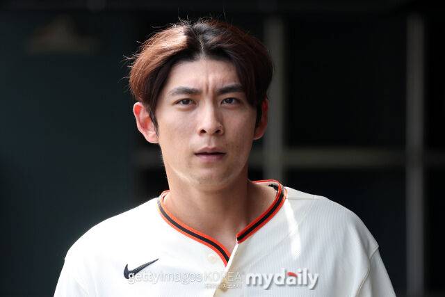 이정후가 두 경기 연속 무안타에 그쳤다. 7월 13일 콜로라도와 경기에서 앞을 바라보는 이정후. /게티이미지코리아