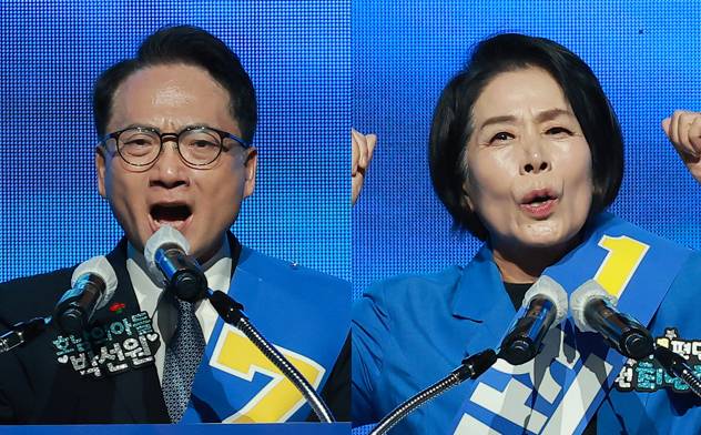더불어민주당 박선원 최고위원 후보(왼쪽)와 최민희 후보가 15일 전남광주 나주시 나주종합스포츠파크 다목적체육관에서 열린 민주당 대표·최고위원 전남광주 합동연설회에 참석해 정견 발표하고 있다. 2026.8.15 [사진=연합뉴스]