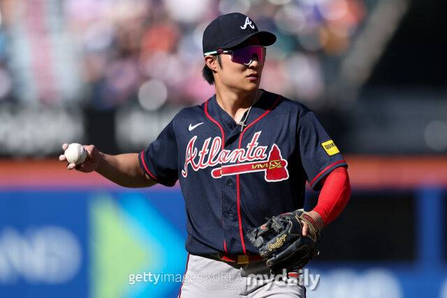 MLB 애틀랜타에서 뛰고 있는 김하성이 15일(한국시각) 치른 애리조나와 홈 경기 9회초 대수비로 출전했다./게티이미지코리아