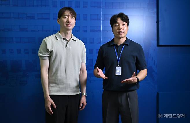 정창윤(왼쪽) 질서계 경감과 이재훈 경사가 11일 오후 서울 동대문경찰서에서 헤럴드경제와 인터뷰를 하고 있다. 임세준 기자