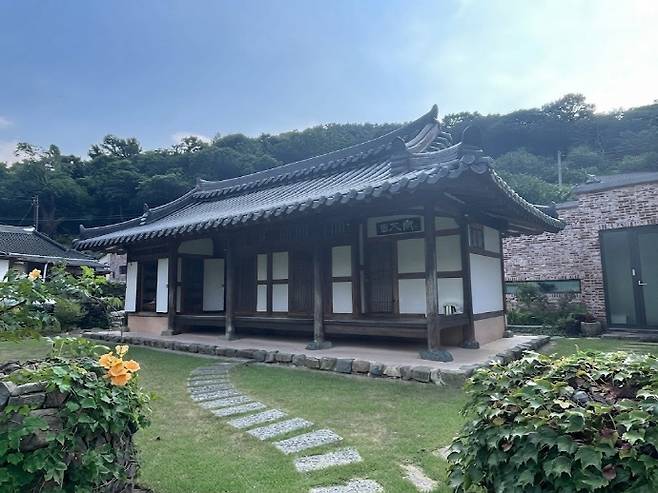 섬진강 진뫼마을 '김용택의 작은 학교'