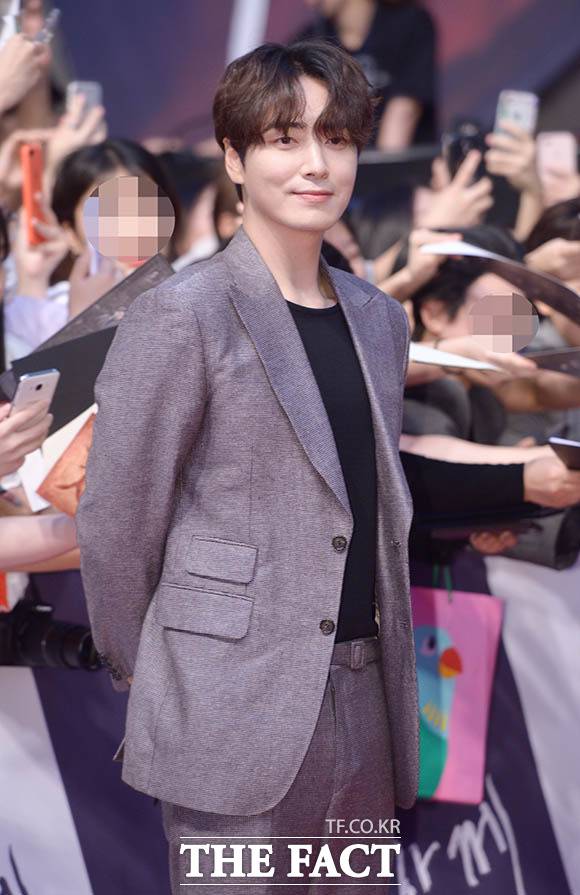 배우 이준혁이 장재현 감독의 새 영화 '뱀피르'에 출연해 주요 인물로 활약할 예정이다. 특히 사제에 이어 뱀파이어 역을 맡는다는 점에서 이목이 집중된다. /더팩트 DB