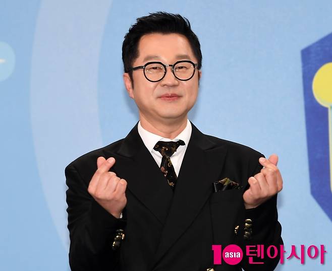 방송인 지상렬이 16세 연하 쇼호스트 신보람과 여전히 좋은 만남을 이어가고 있다고 밝혔다. / 사진=텐아시아 DB