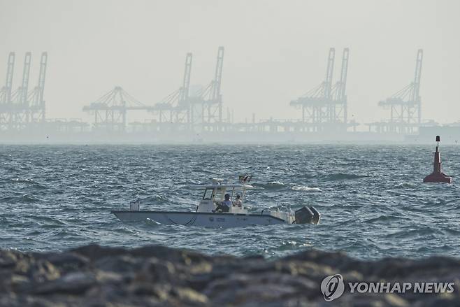 이란의 젖줄로 관측되는 UAE 두바이의 제벨알리 항구 [AP=연합뉴스 자료사진. 재판매 및 DB 금지]