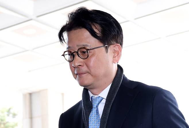 이창수 전 서울중앙지검장이 지난해 3월 13일 헌법재판소에서 탄핵소추안이 기각된 뒤 서울 서초구 서울중앙지검으로 출근하고 있다. 뉴스1