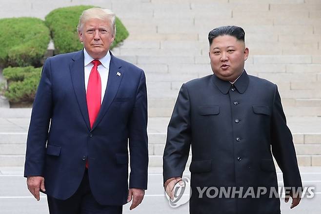 2019년 6월 판문점서 만난 북미 정상 [연합뉴스 자료사진]