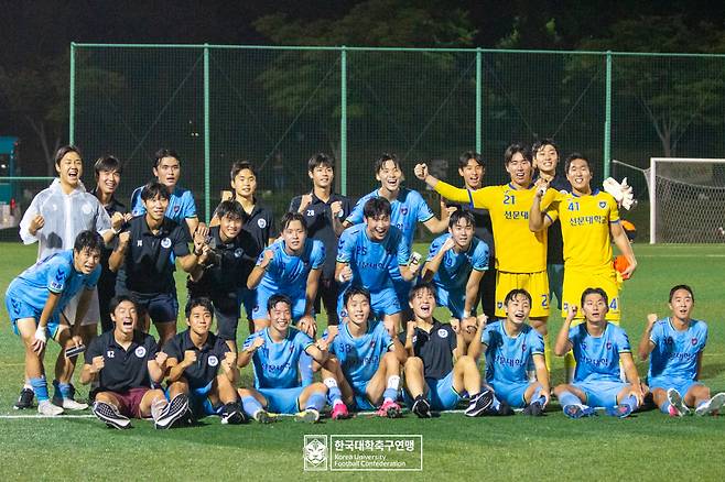 선문대 선수들이 기뻐하는 모습. 사진=대학축구연