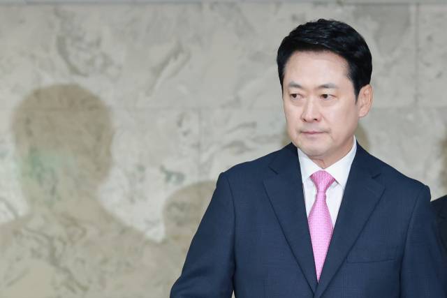 ▲국민의힘 장동혁 대표가 20일 국회에서 국민의힘 정책위원회와 여의도연구원이 연 이재명 정부 2년차 평가 토론회 '벼랑 끝 서민·중산층, 흔들리는 대한민국'에 참석하고 있다. ⓒ연합뉴스
