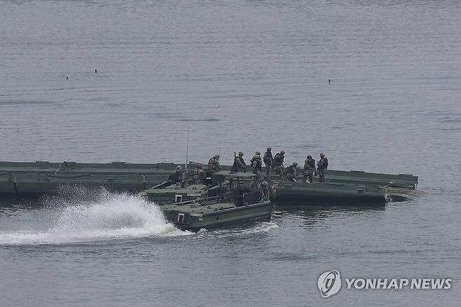 조기종료 앞둔 UFS (파주=연합뉴스) 임병식 기자 = 한미 연합연습 '을지 자유의 방패'(UFS·Ulchi Freedom Shield) 조기종료를 앞둔 20일 오전 경기도 파주시 임진강변에서 주한미군이 도하훈련을 실시하고 있다. 2026.8.20 andphotodo@yna.co.kr