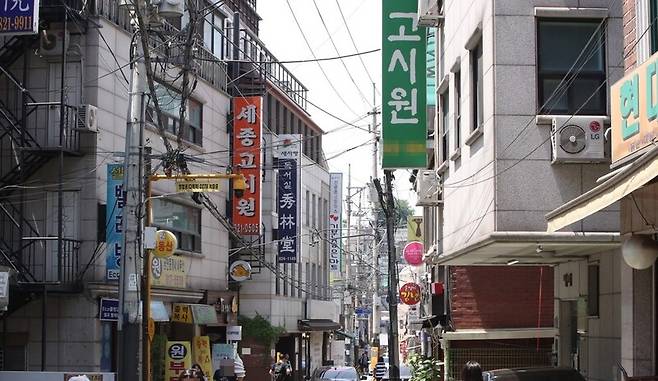 고시원이 밀집되어 있는 골목 / 사진=연합뉴스