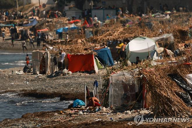 세우타 해변 판잣집 [로이터=연합뉴스 자료사진. 재판매 및 DB 금지]