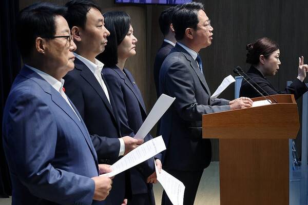 조희대 대법원장 사퇴 촉구하는 여당 법사위원들. 연합뉴스