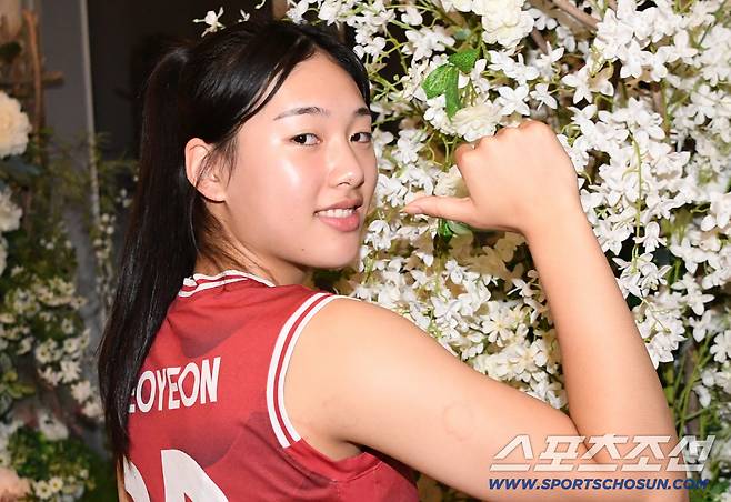 '제2의 김연경' 손서연(선명여고)이 22일 인천 하버파크호텔에서 스포츠조선과 인터뷰에 앞서 포즈를 취하고 있다. 인천=박재만 기자 pjm@sportschosun.com/2026.08.22/