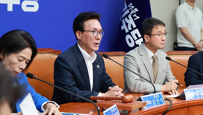 더불어민주당 김민석 대표가 24일 오전 서울 여의도 국회에서 열린 최고위원회의에서 발언하고 있다. /남강호 기자