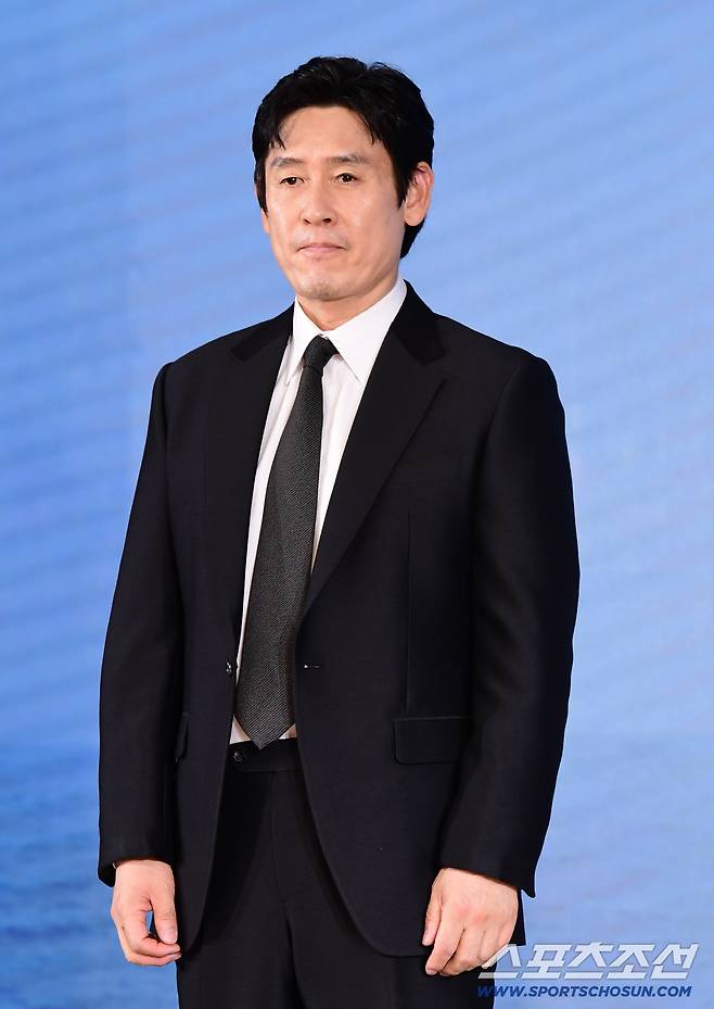 25일 서울 마포 호텔나루 서울 엠갤러리에서 영화 '가능한 사랑' 제작보고회가 열렸다. 포즈를 취하고 있는 설경구. 마포=송정헌 기자songs@sportschosun.com/2026.08.25/