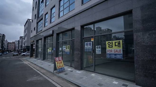 호가는 높지만 실제 거래는 멈춰 선 채, 거시경제의 한파를 고스란히 떠안은 도심 상업용 부동산의 실상. 세계일보 자료사진