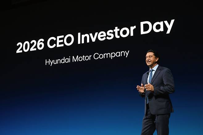 호세 무뇨스 현대차 대표이사(CEO·사장)가 26일 ‘2026 CEO 인베스터 데이’에서 중장기 사업 전략을 설명하고 있다. (사진=현대차)