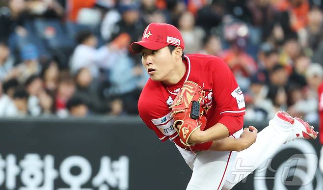 SSG 랜더스 투수 최민준. 2026.4.28 ⓒ 뉴스1 김기남 기자