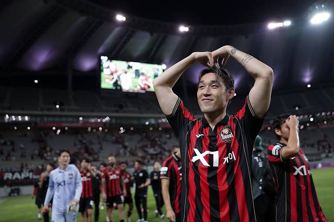 서울 공격수 송민규가 포르투갈 1부 CD 나시오날 유니폼을 입는다. 사진제공｜한국프로축구연맹